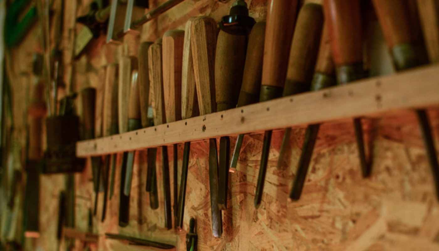 Quels outils de gravure sur bois utiliser pour commencer ?